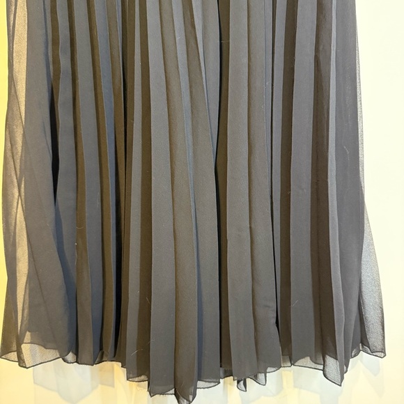 Bershka | women's small Black Maxi Pleated Skirt with elastic waist and lining - Picture 2 of 6